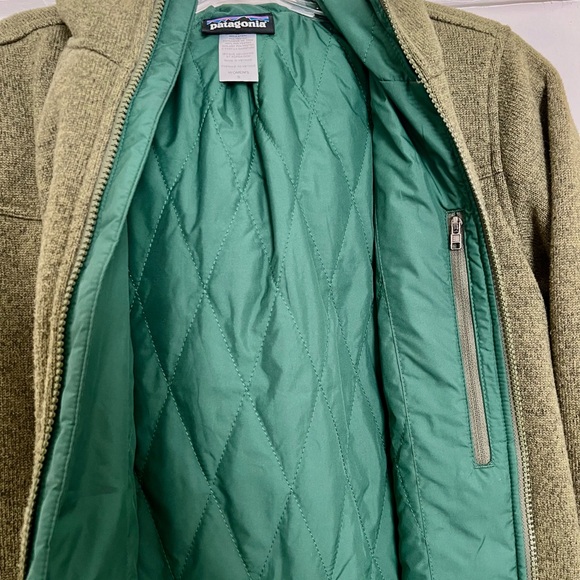 Patagonia Better Sweater Hooded Insulated Jacket - Women’s size Small - Picture 4 of 6